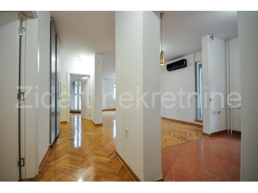 Квартира, 753 м², 240 000$ — FAKTOR